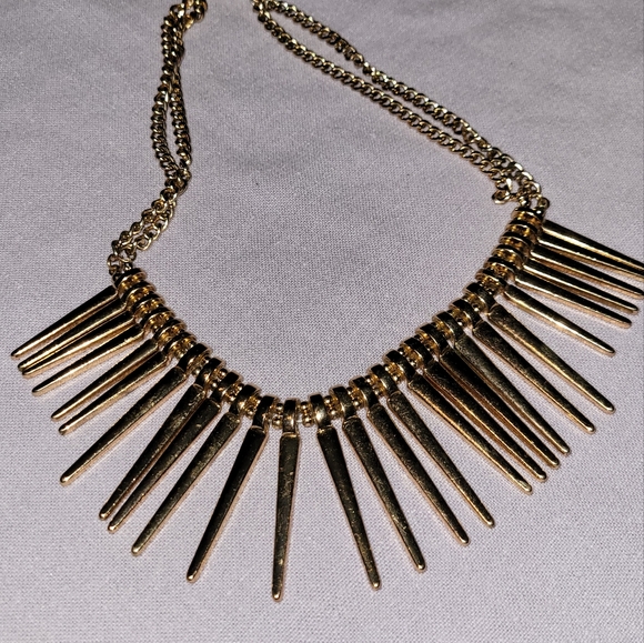 Gold Spike chain statement necklace - Picture 3 of 3